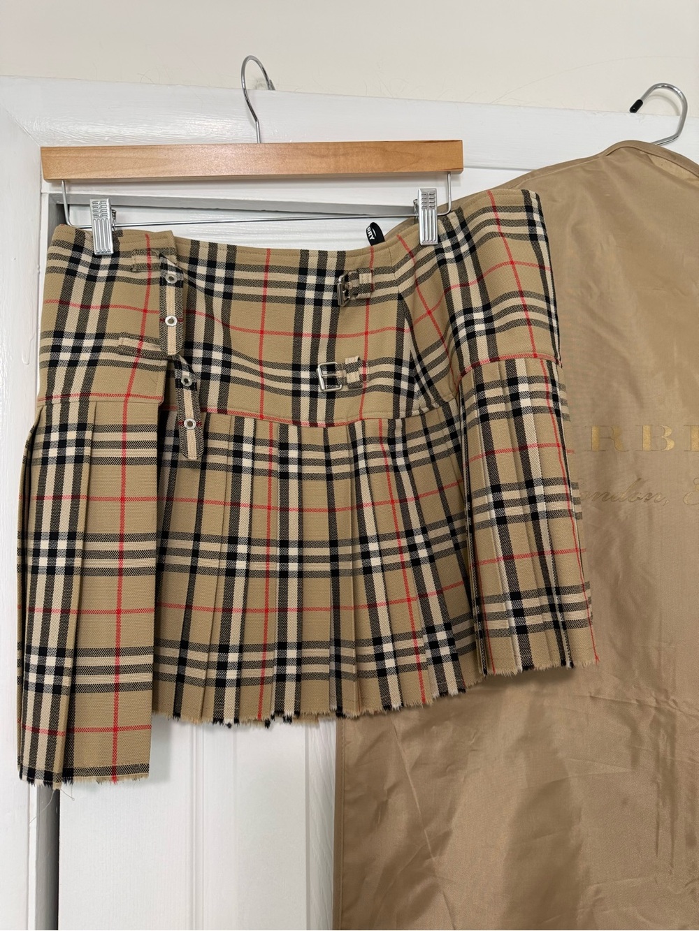 Authentic  Burberry Beige Plaid Pleated kilt wool Skirt  10